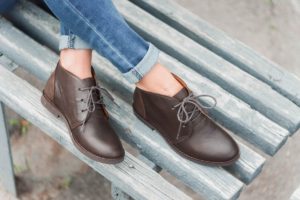 Manutenzione scarpe: come rimuovere i cattivi odori?