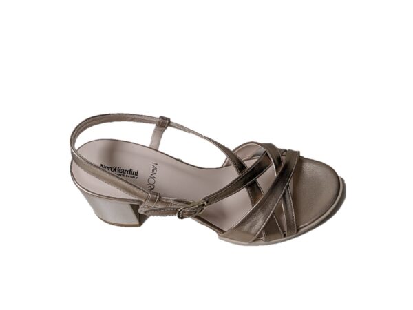 Nero Giardini sandali donna e615753d oro
